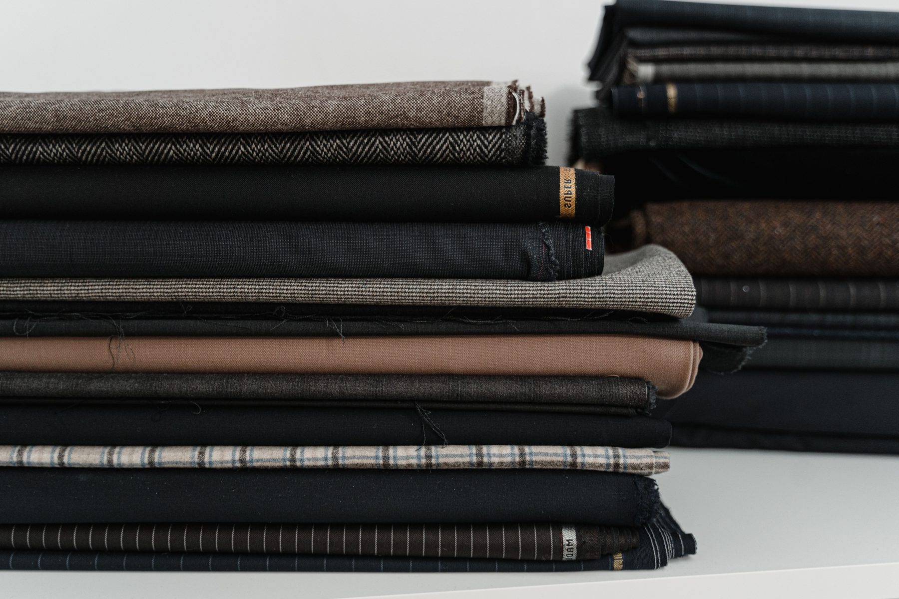 Fabric stack photo for T-shirt GSM handfeel and material selection
