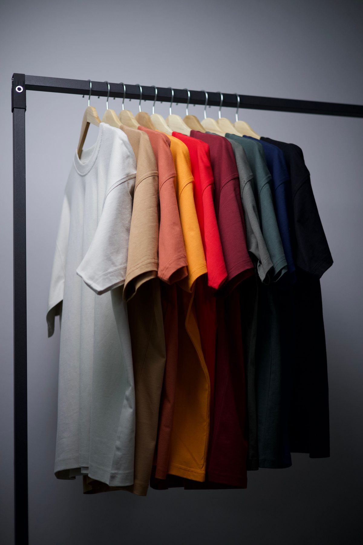 T-shirt color rack for color and repeat program planning